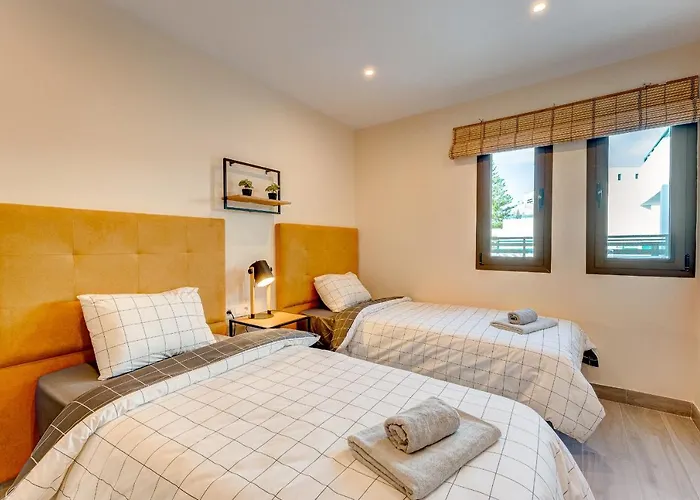 Exclusive 2bedrm Aircon 200m