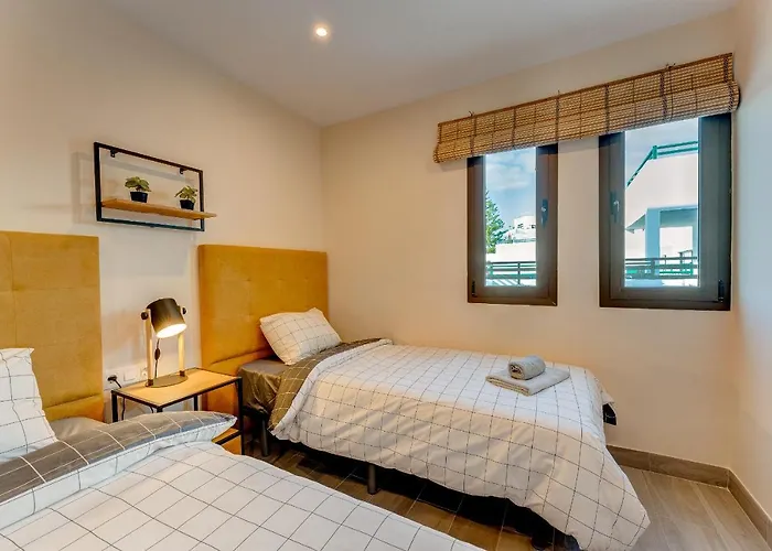 Exclusive 2bedrm Aircon 200m