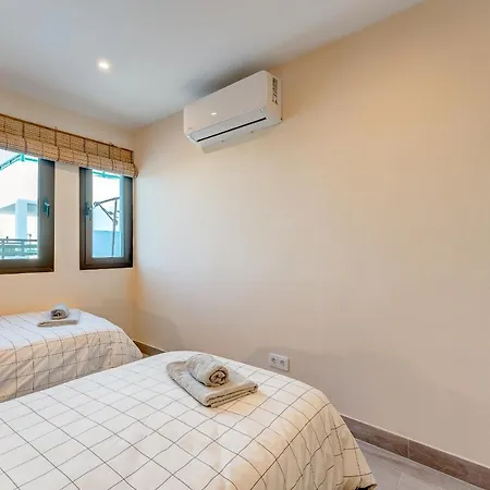 Exclusive 2bedrm Aircon 200m Costa Adeje (Tenerife)