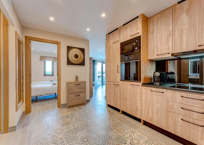 Exclusive 2bedrm Aircon 200m * أذيخي