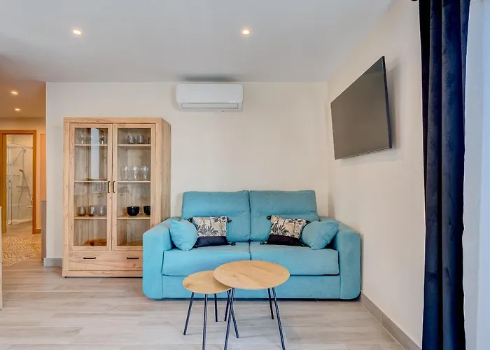 Exclusive 2bedrm Aircon 200m *