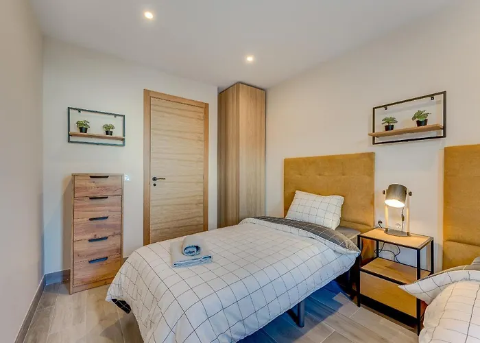 Apartment Exclusive 2bedrm Aircon 200m