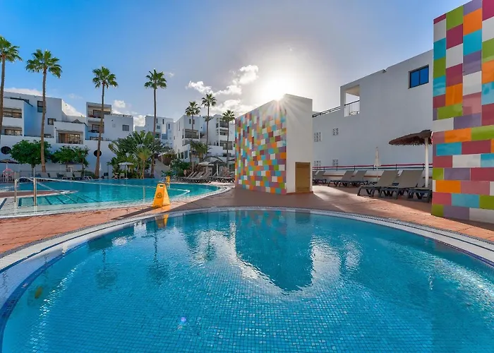 Exclusive 2bedrm Aircon 200m *