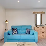 Appartement Exclusive 2bedrm Aircon 200m